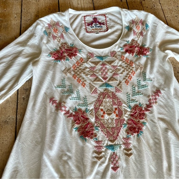 Johnny Was Top White Embroidered Short Sleeve Flowy Boho Womens XS - Picture 2 of 8